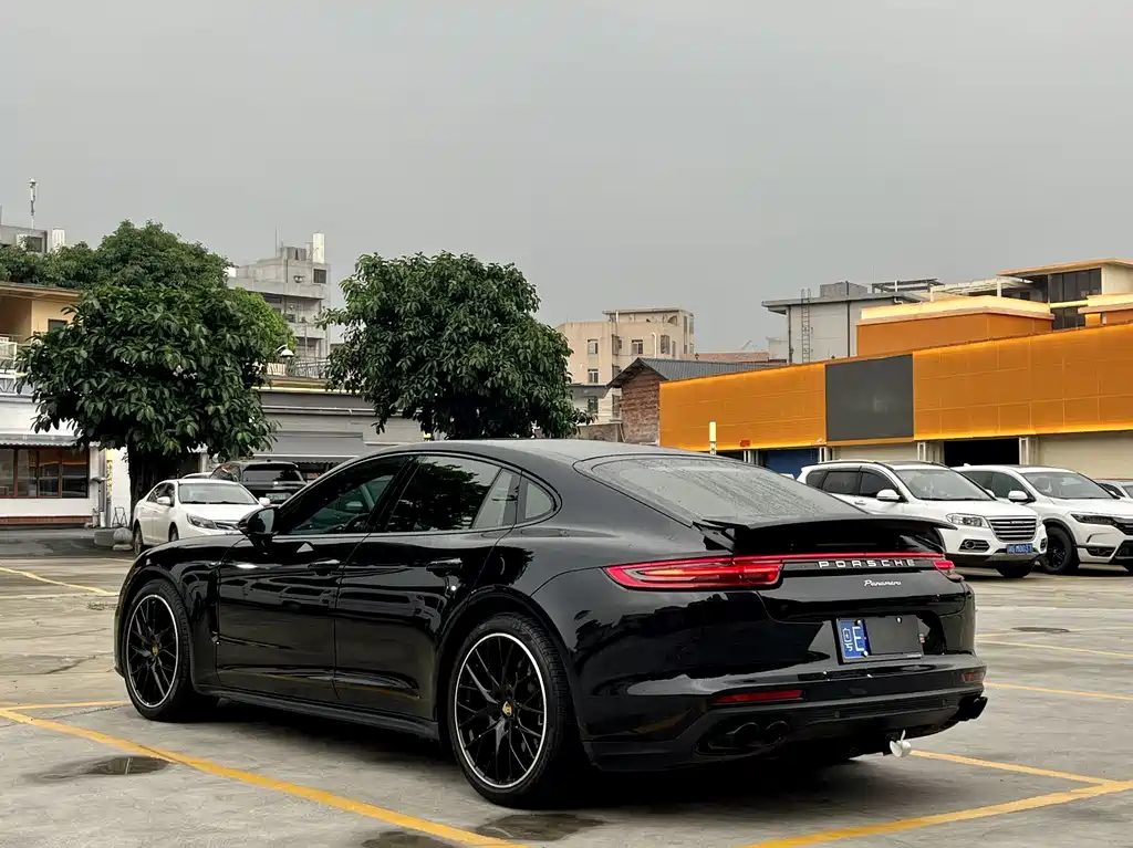 Porsche Panamera 2018 — фото 6