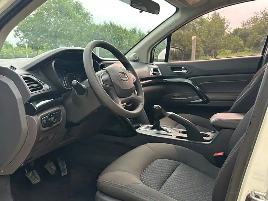 GAC Trumpchi GS4 2015 — фото 8
