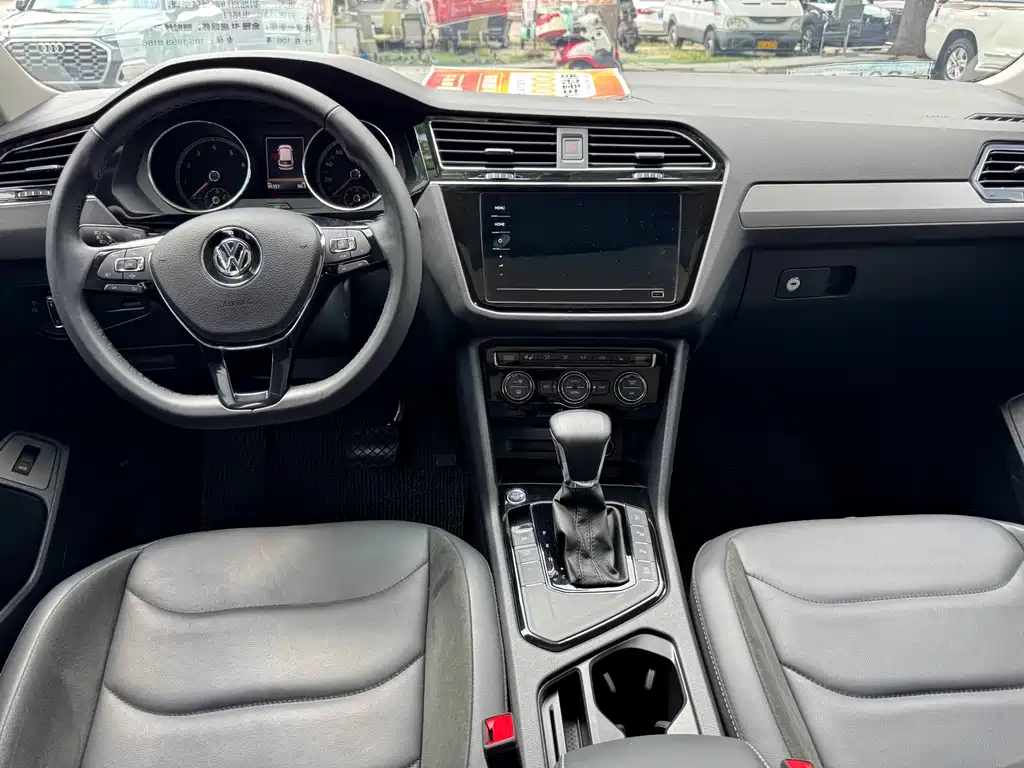 Volkswagen Tiguan L 2020 — фото 10