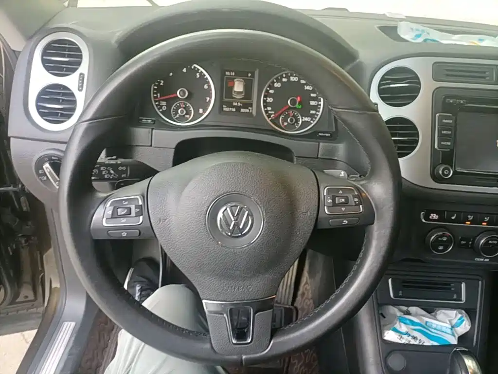 Volkswagen Tiguan 2016 — фото 11