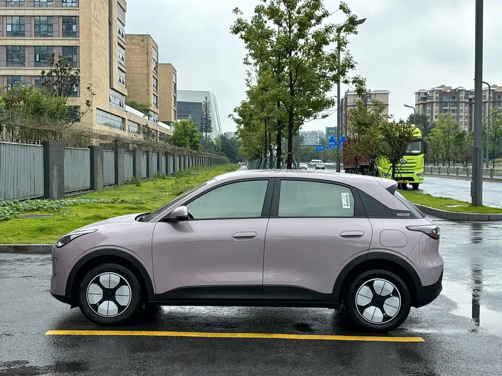 Geely Galaxy Starwish 2025 — фото 14