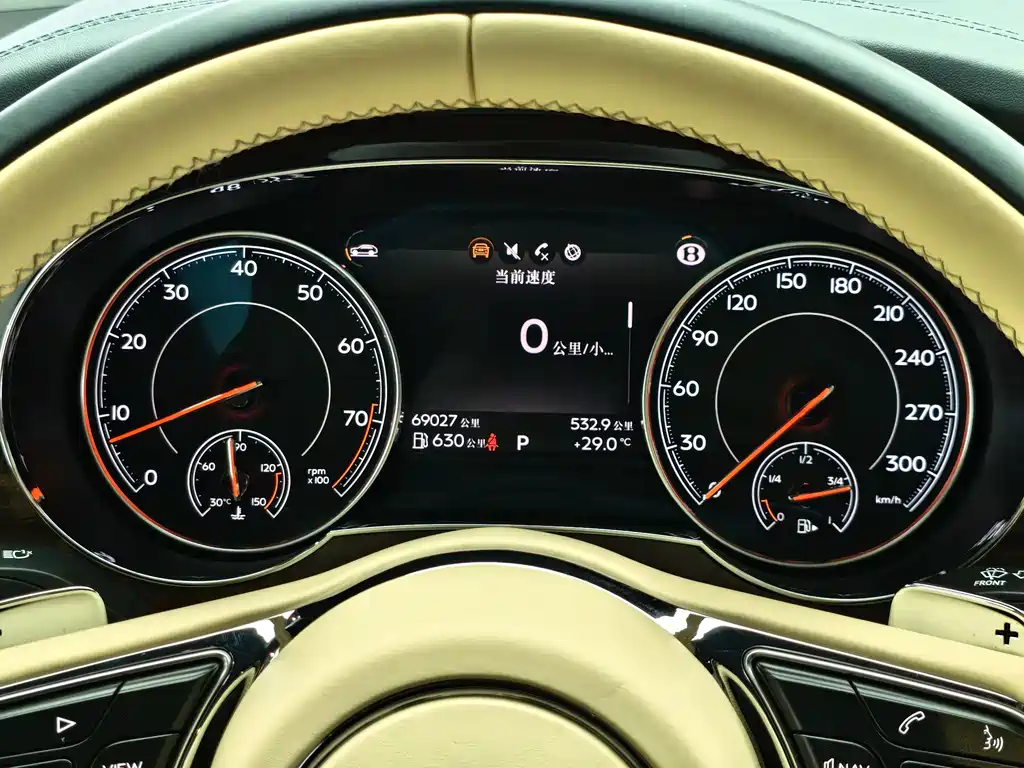 Bentley Bentayga 2020 — фото 11