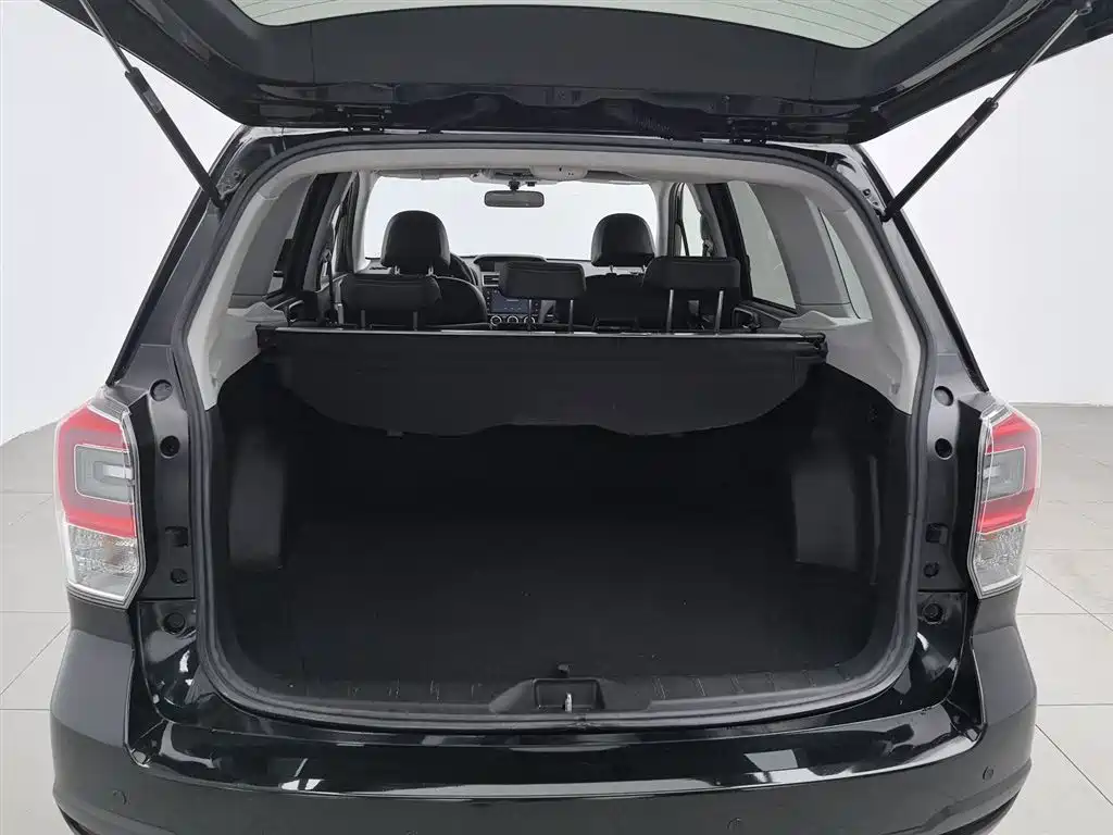 Subaru Forester 2017 — фото 16