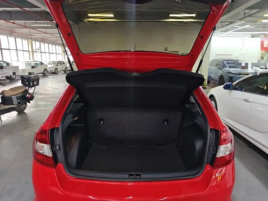 Skoda Rapid Spaceback 2016 — фото 19