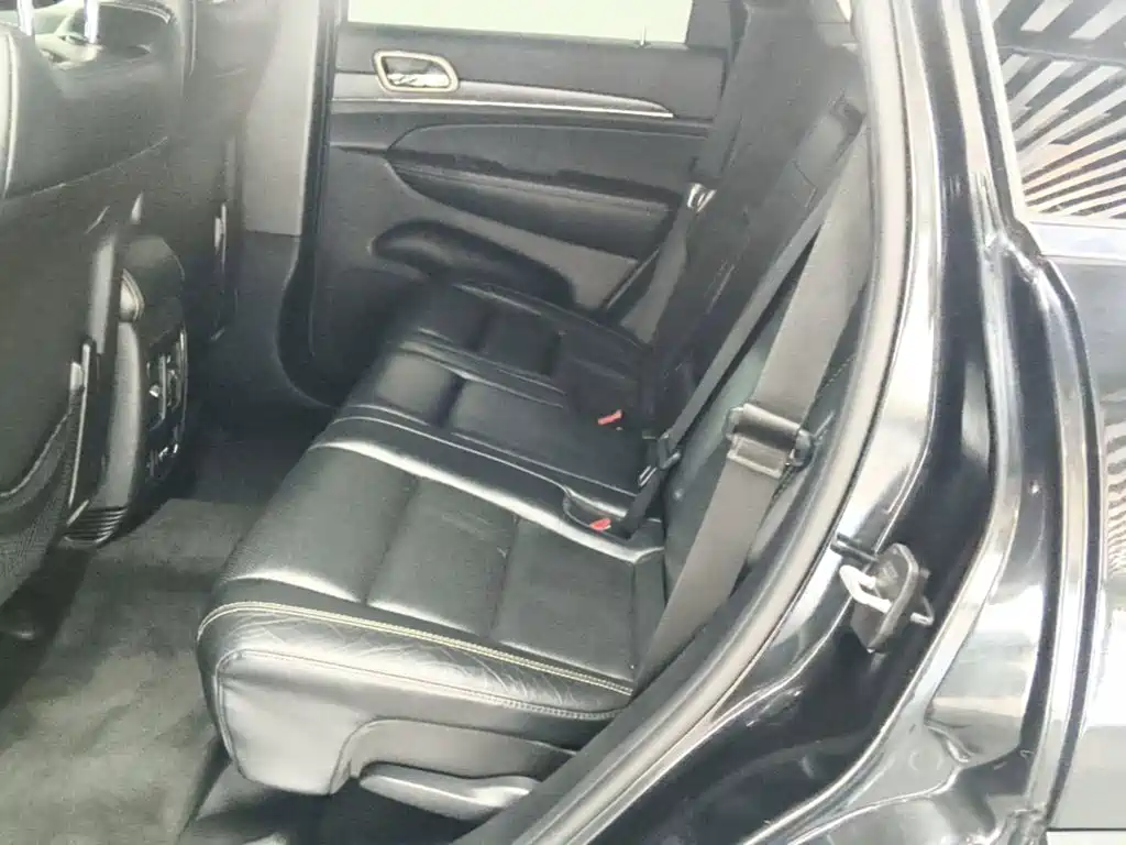 Jeep Grand Cherokee 2015 — фото 17