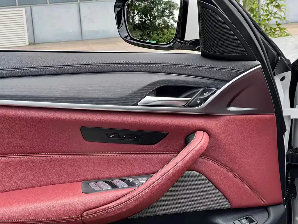 BMW 5 Series 2023 — фото 14