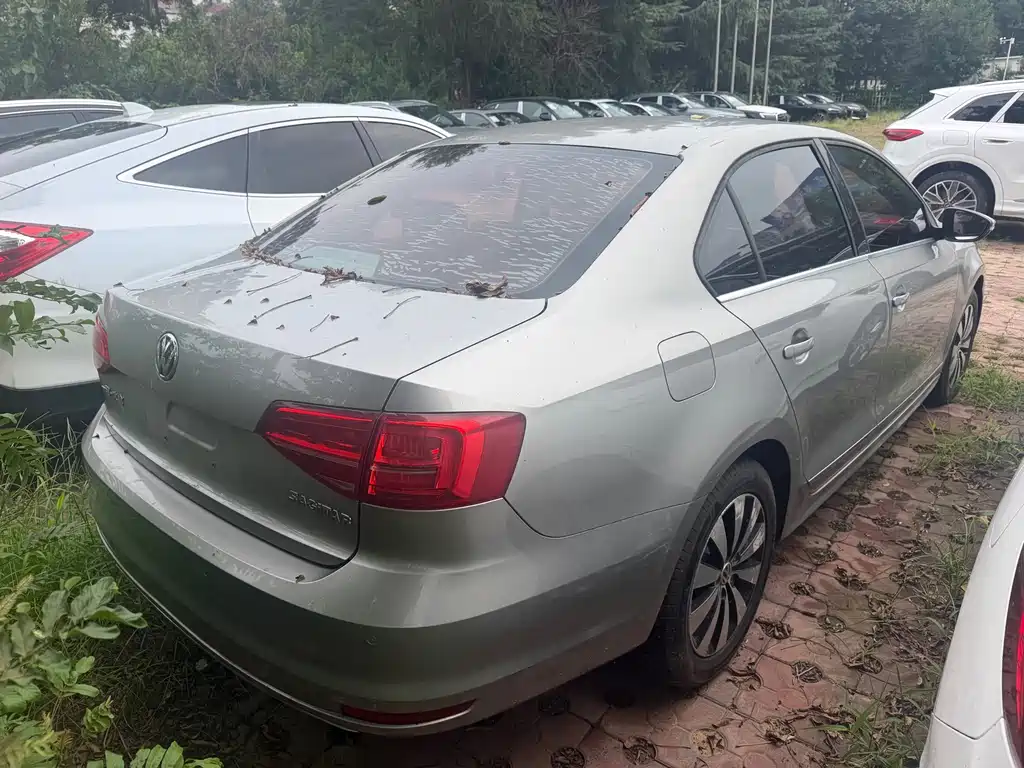 Volkswagen Sagitar 2017