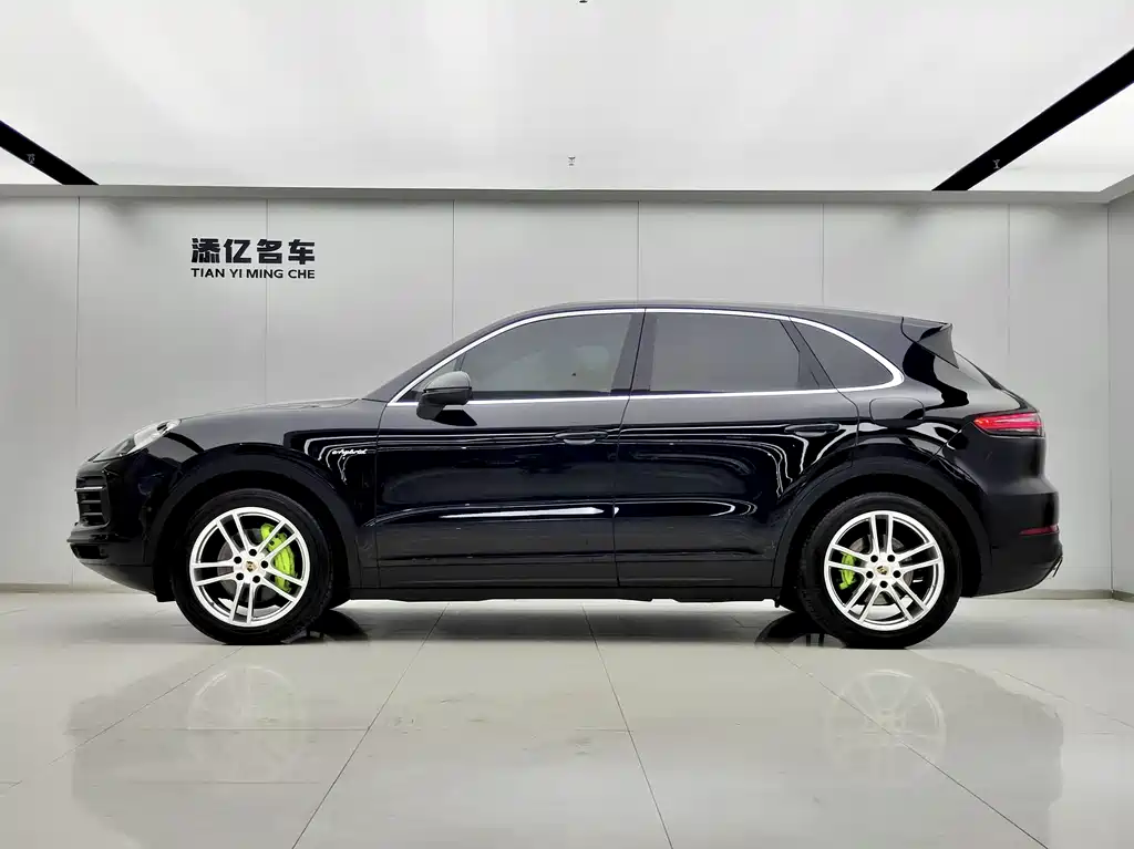 Porsche Cayenne Hybrid 2022 — фото 5