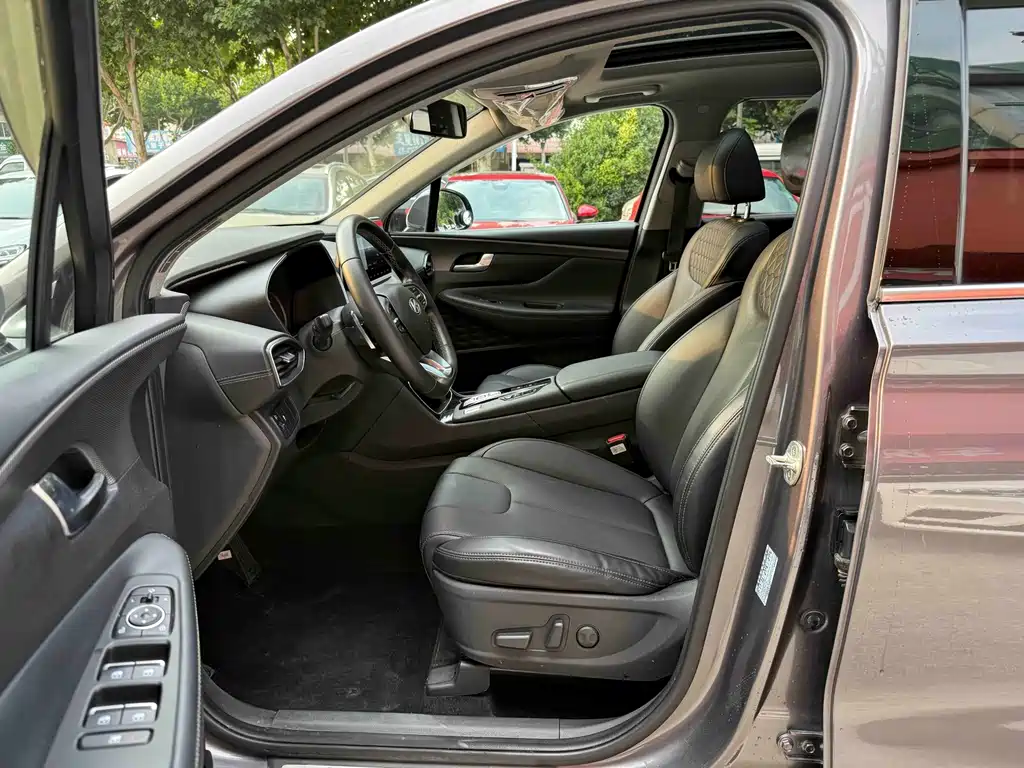 Hyundai Santa Fe 2019 — фото 12