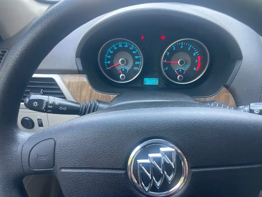 Buick Excelle 2015 — фото 14