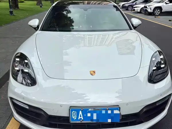 Porsche Panamera 2024
