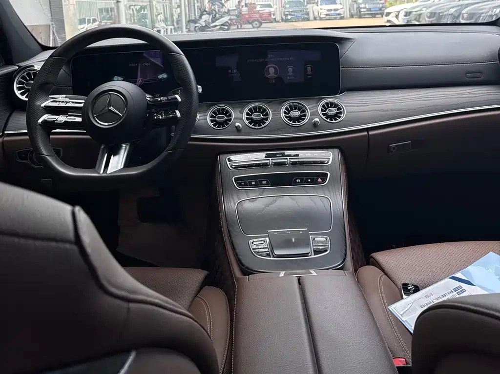 Mercedes-Benz E-Class 2022 — фото 10