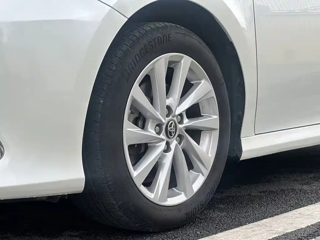 Toyota Camry 2021 — фото 9