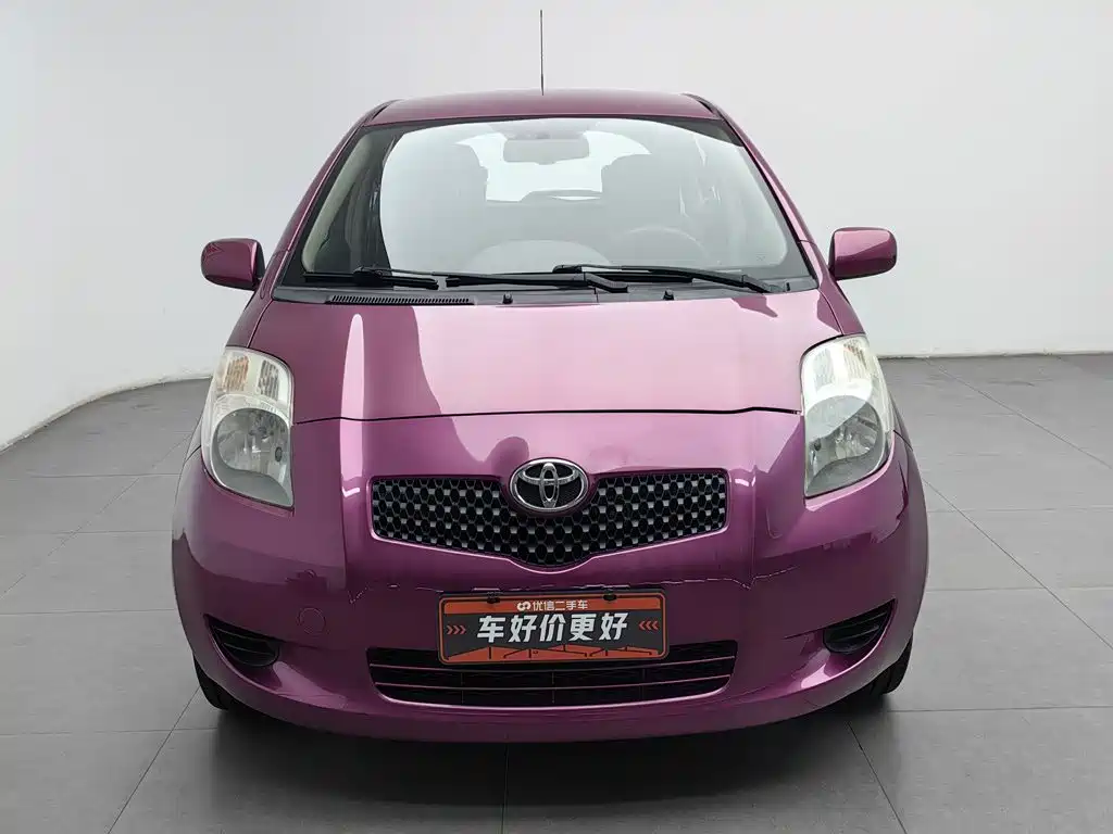 Toyota Yaris L 2010