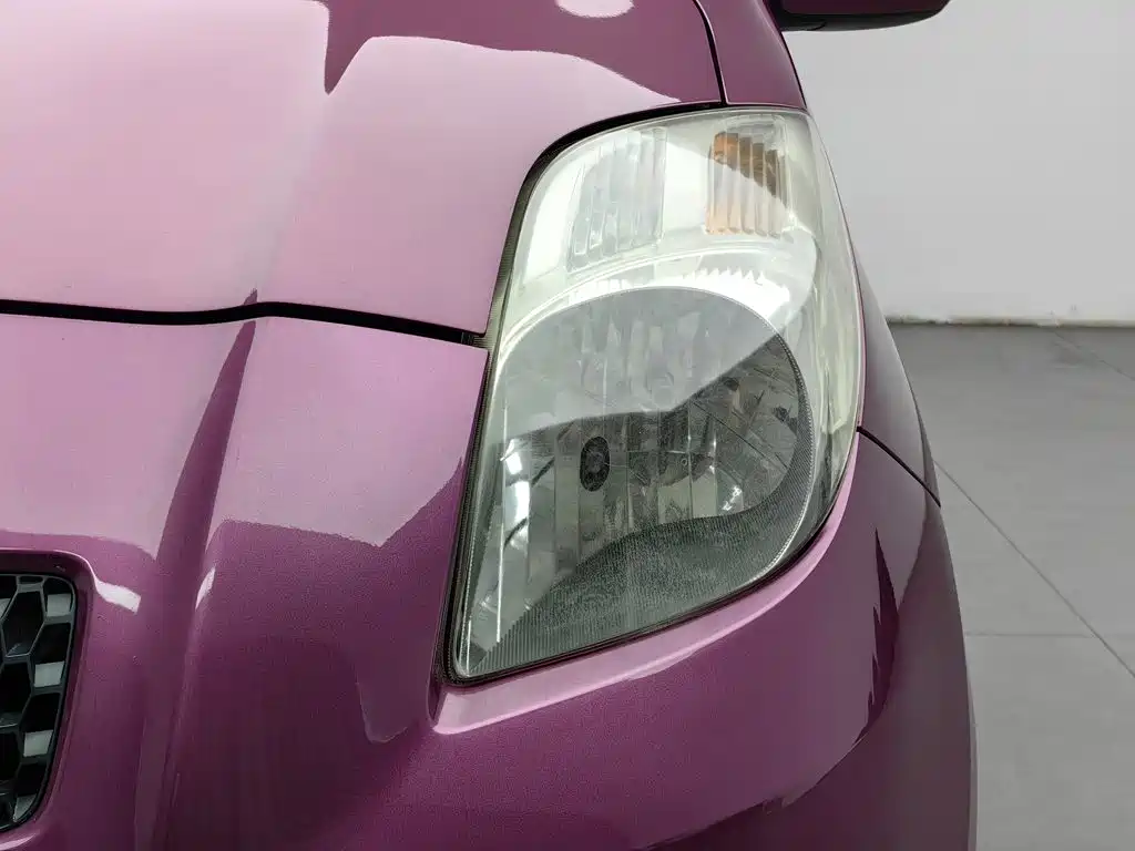 Toyota Yaris L 2010