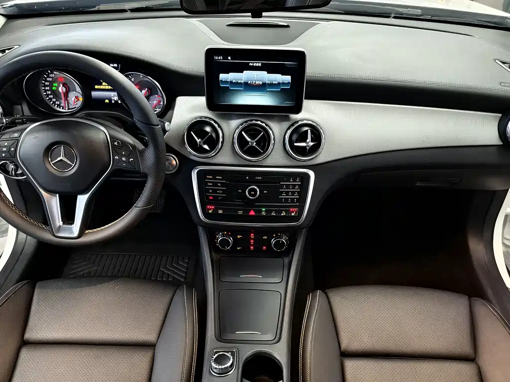 Mercedes-Benz GLA 2016 — фото 14
