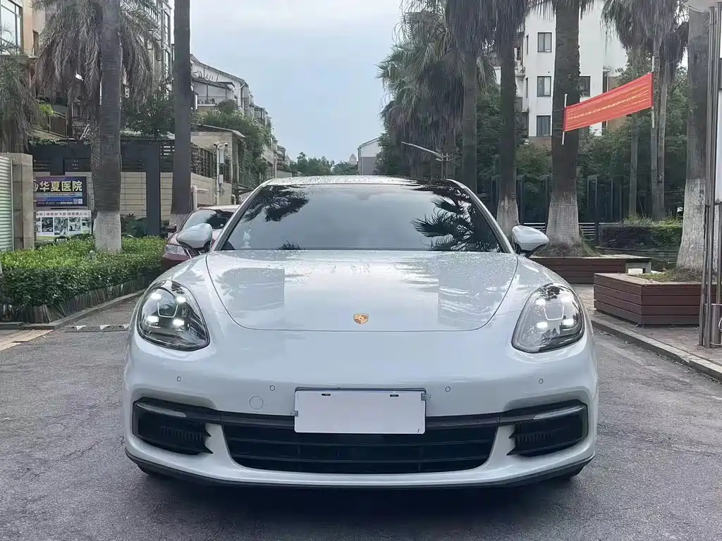 Porsche Panamera 2019 — фото 2