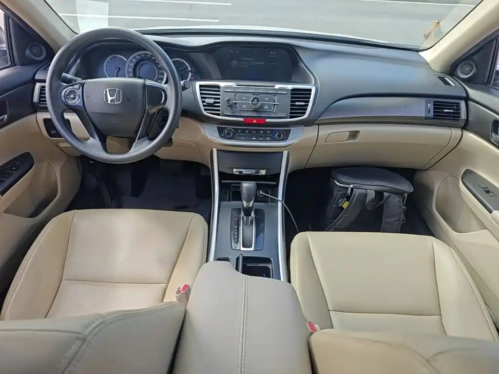 Honda Accord 2015 — фото 10
