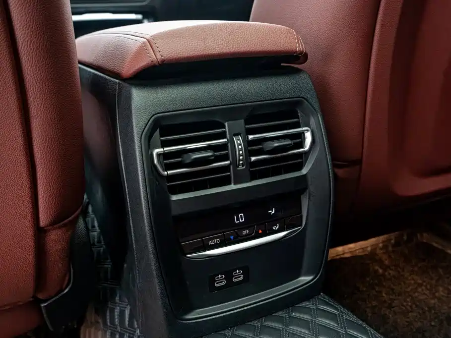 BMW 3 Series 2023 — фото 15