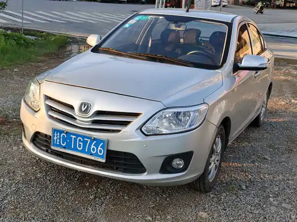 Changan Yuexiang V3 2013