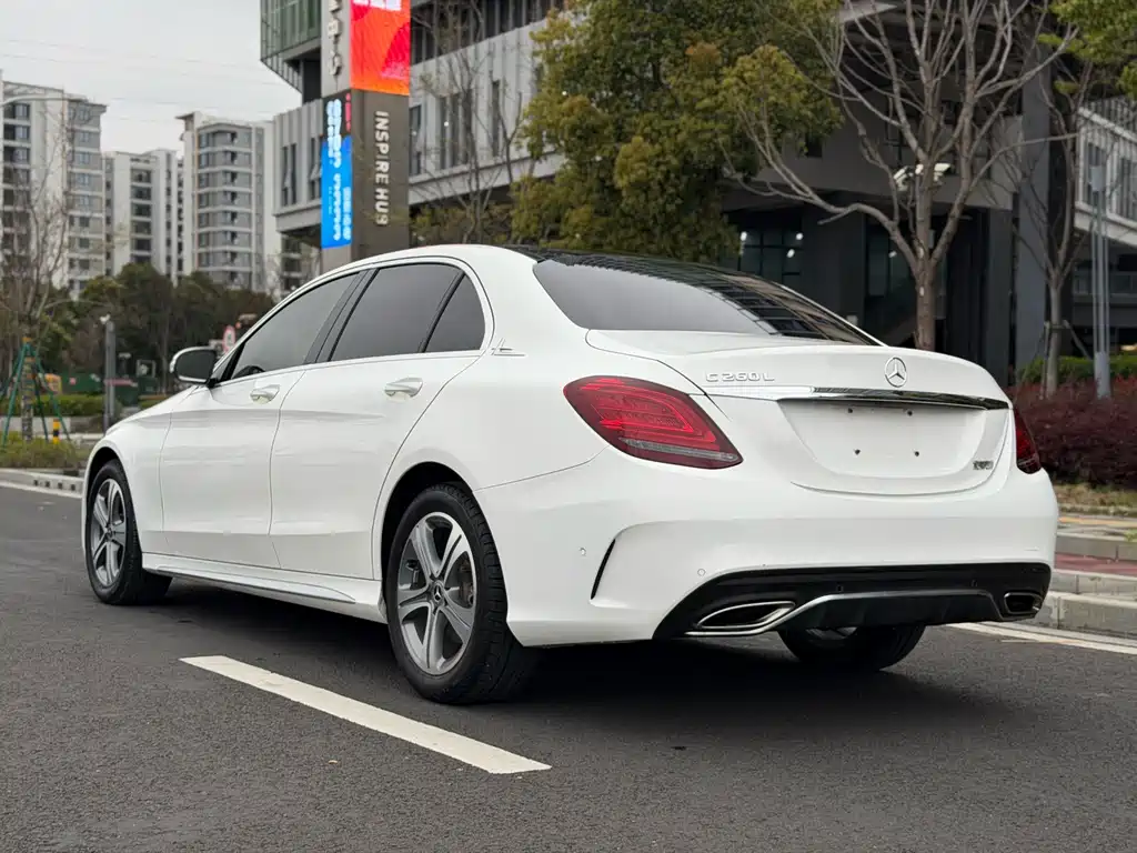Mercedes-Benz C-Class 2019 — фото 9