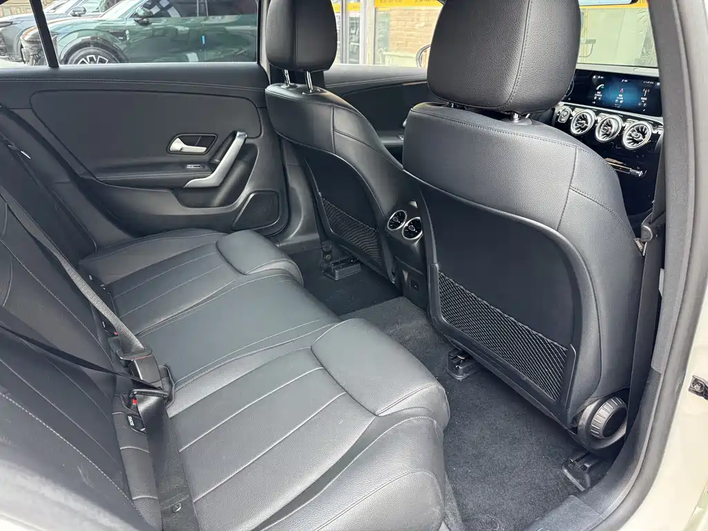 Mercedes-Benz A-Class 2022 — фото 20