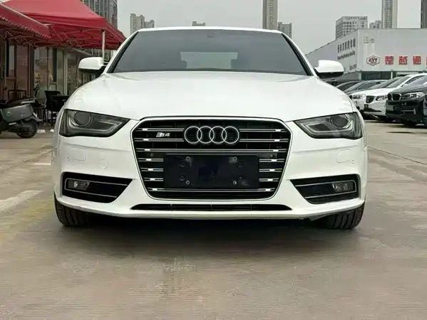 Audi A4L 2015