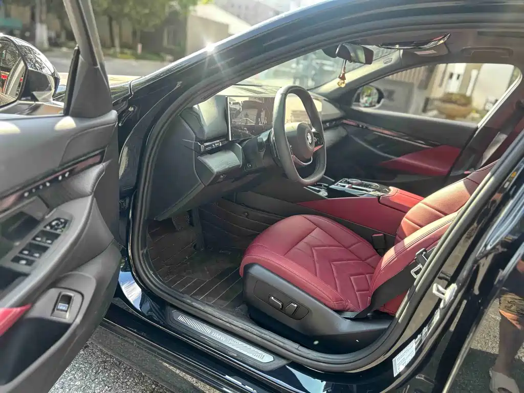 BMW 5 Series 2025