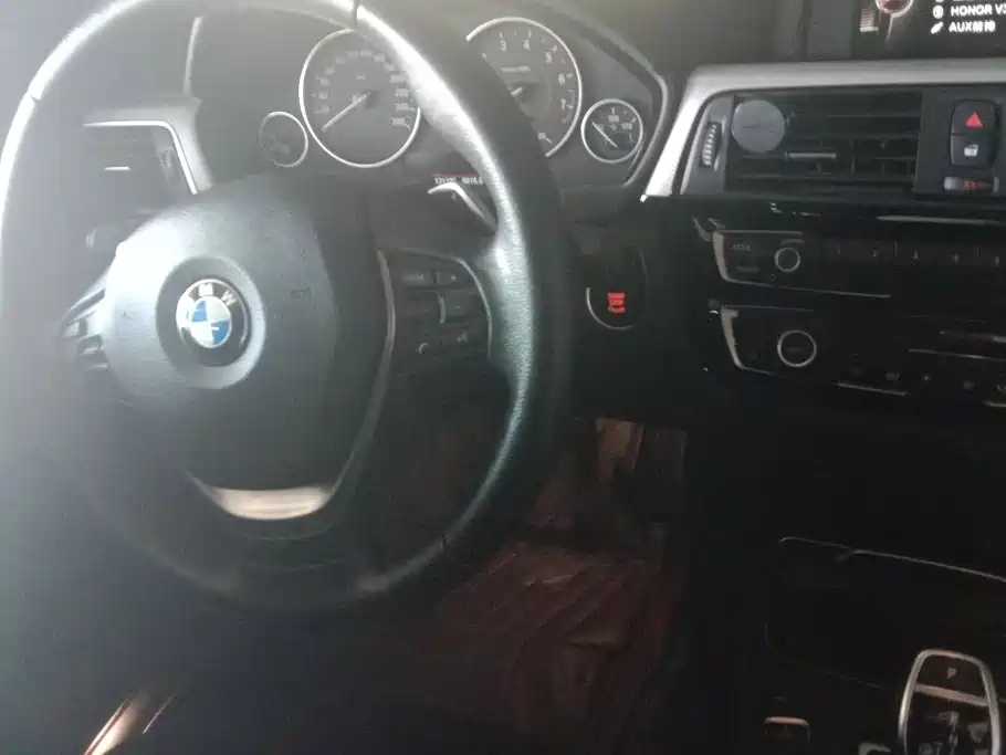 BMW 3 Series 2017 — фото 12