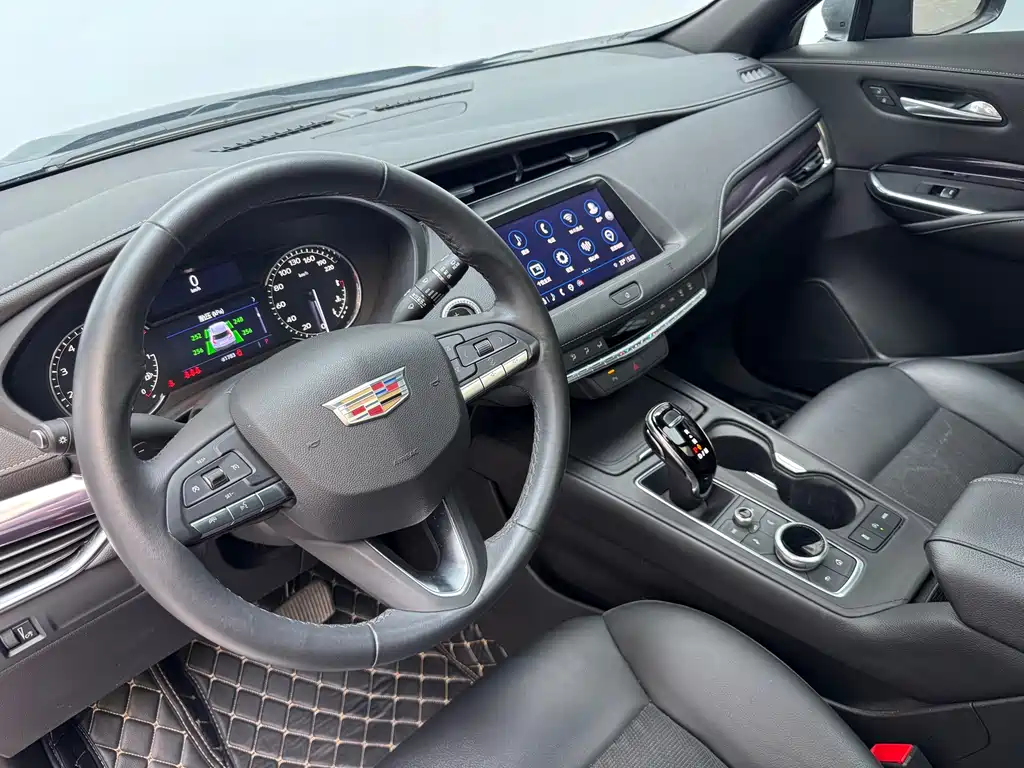 Cadillac XT4 2022 — фото 10