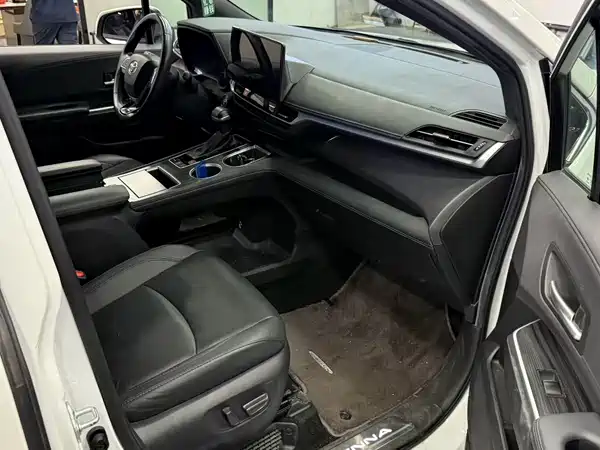 Toyota Sienna 2023