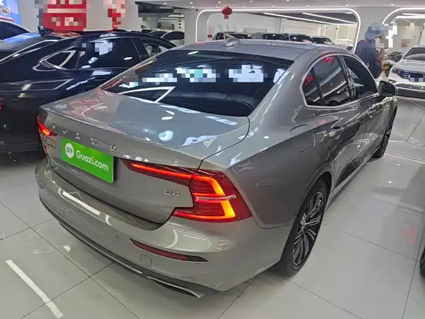 Volvo S60 2022