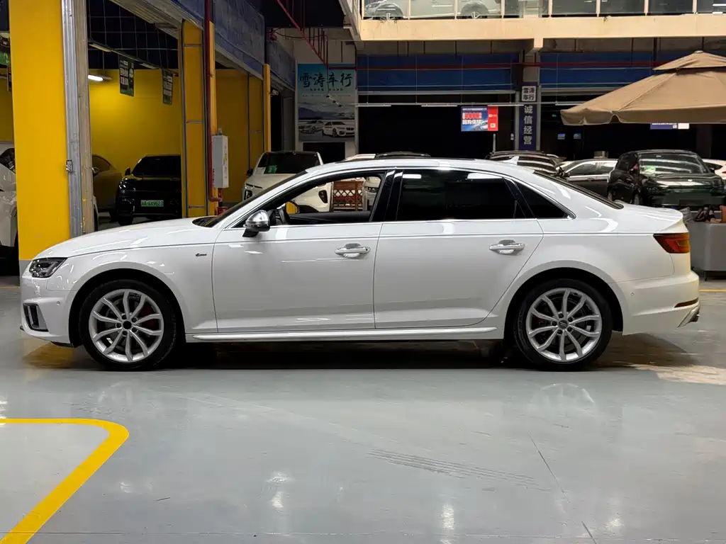 Audi A4L 2019