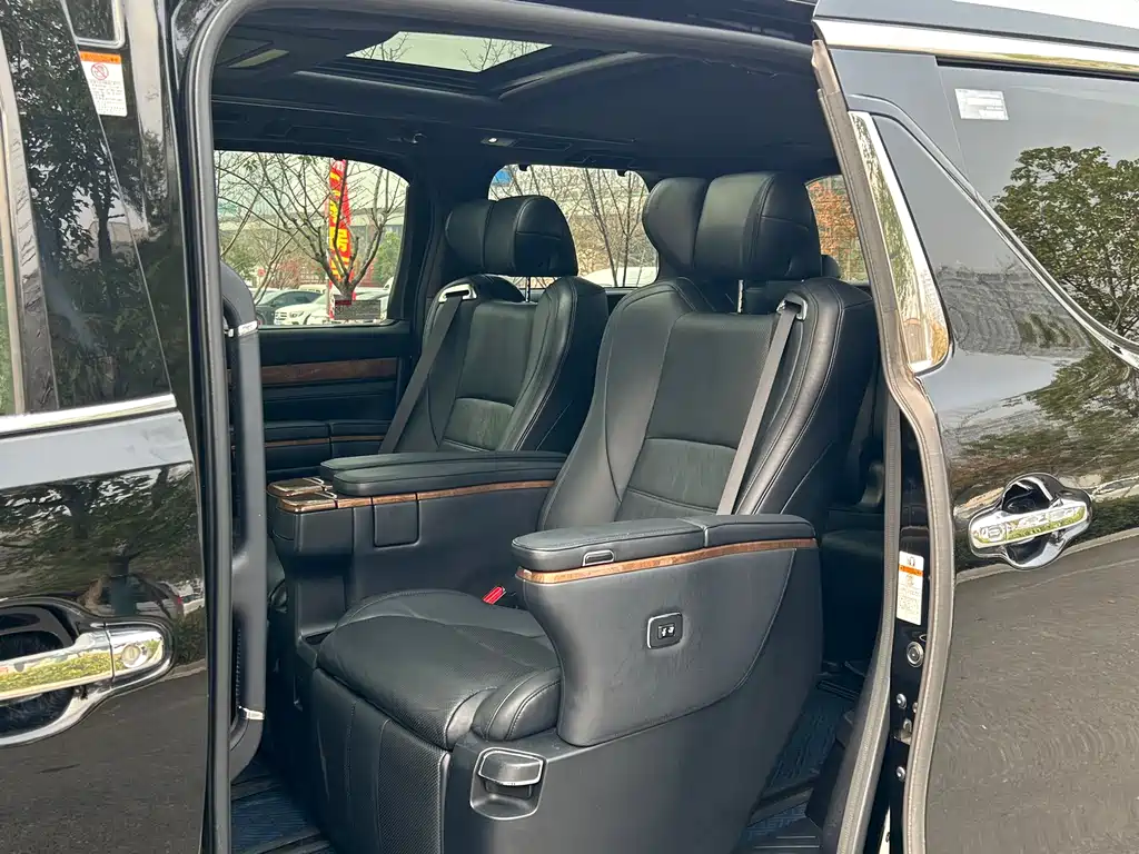 Toyota Alphard 2017 — фото 6