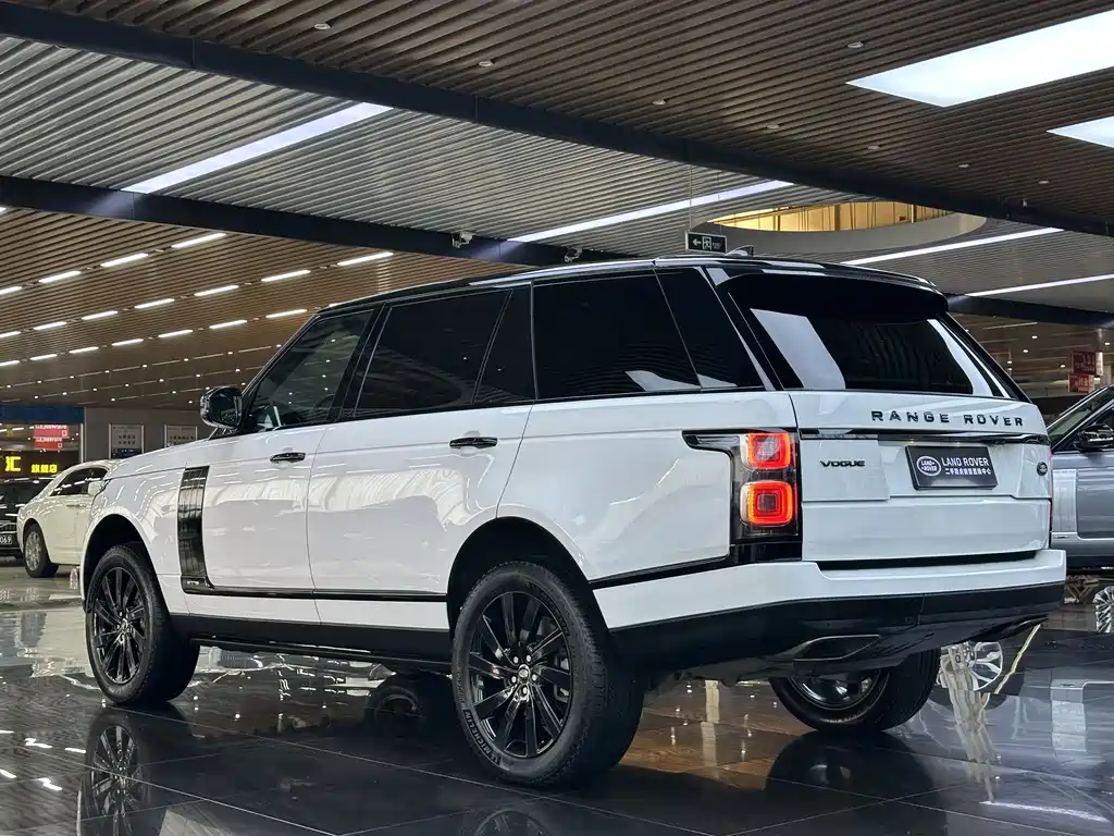 Land Rover Range Rover 2018 — фото 18