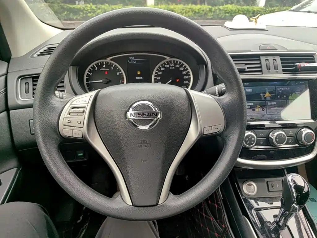 Nissan Tiida 2019 — фото 11