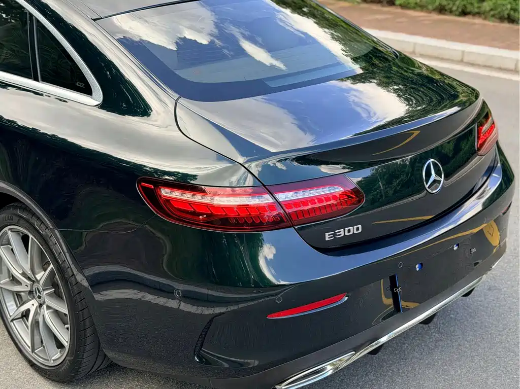 Mercedes-Benz E-Class 2022 — фото 15