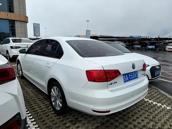 Volkswagen Sagitar 2016