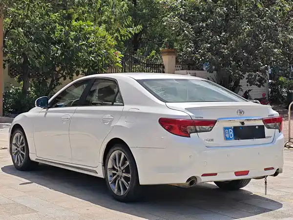 Toyota Reiz 2015
