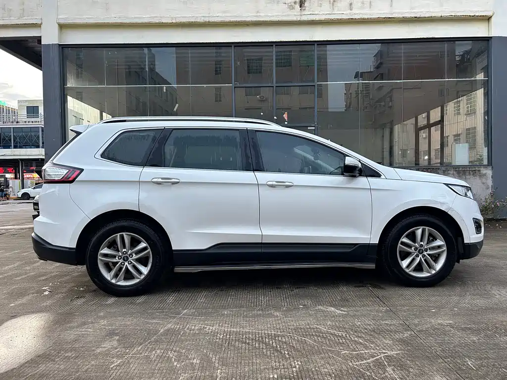 Ford Edge 2018 — фото 4
