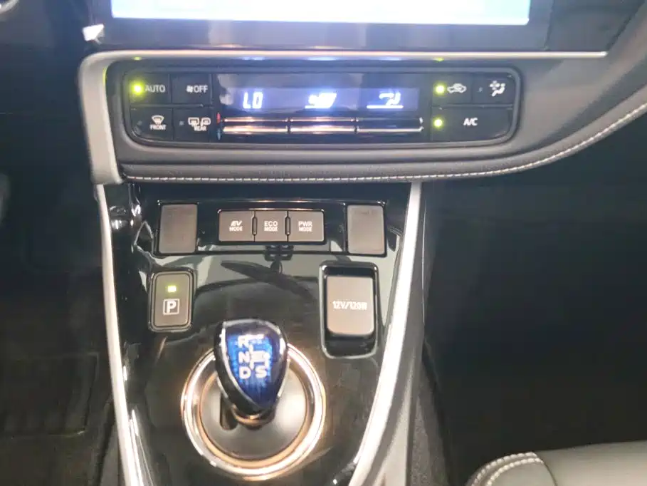 Toyota Corolla 2018 — фото 10