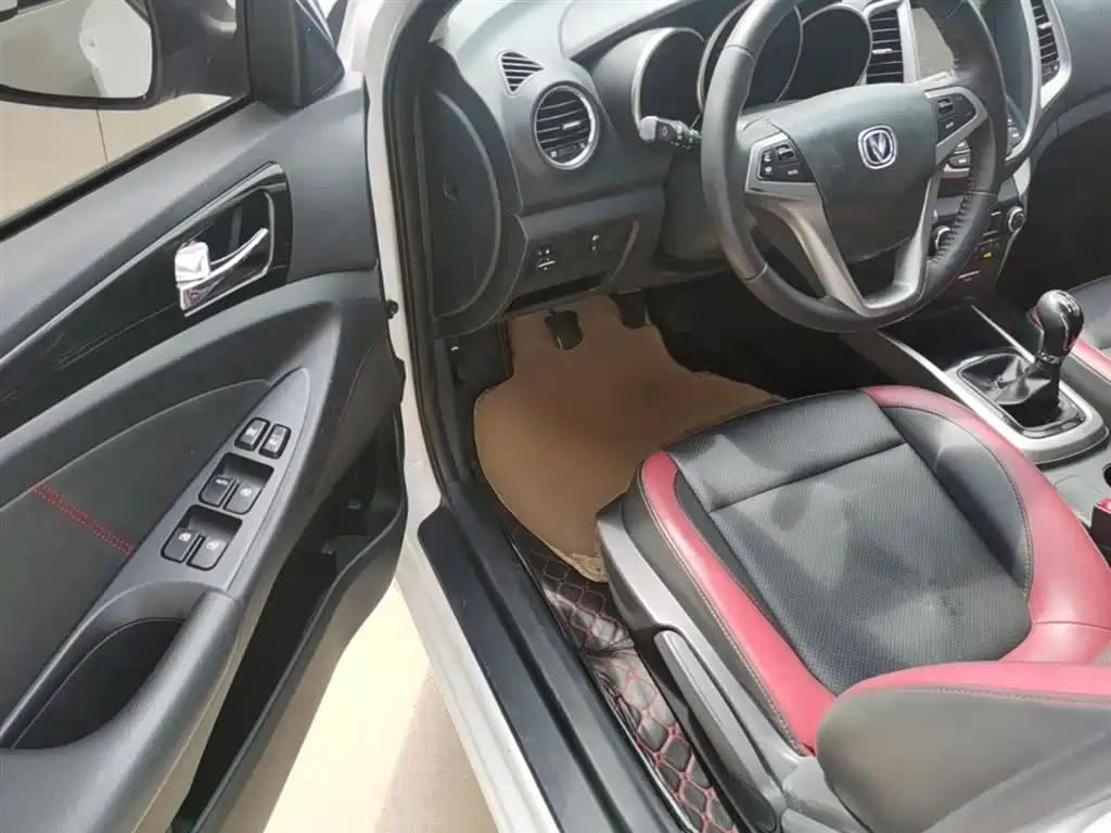 Changan Eado XT 2015 — фото 16