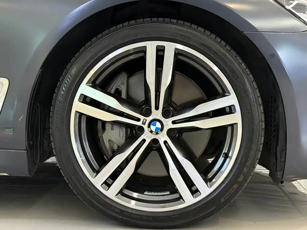 BMW 7 Series 2019 — фото 19