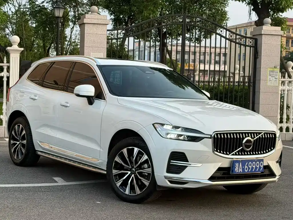 Volvo XC60 2023 — фото 2