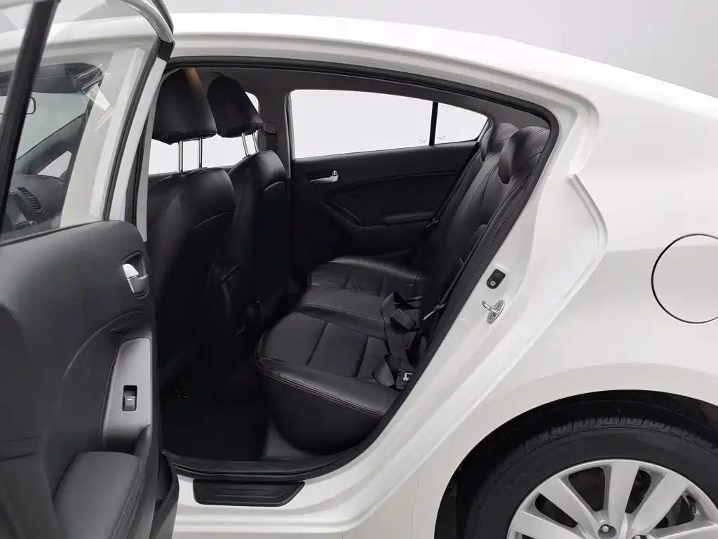 Kia K3 2015 — фото 15