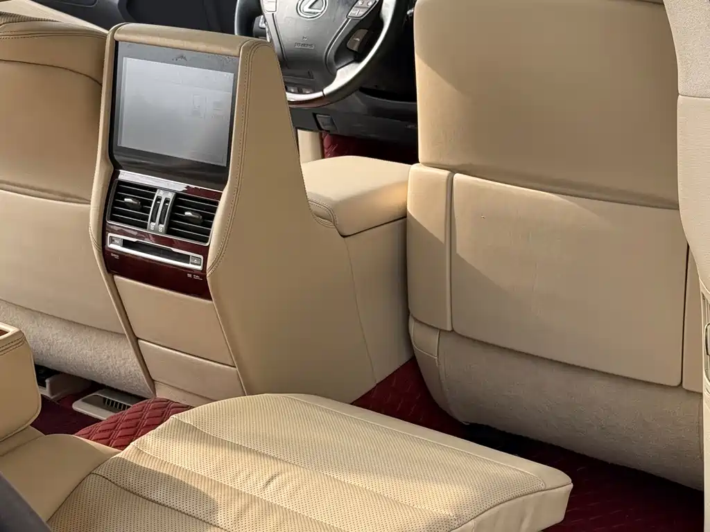 Lexus LS 2012 — фото 28
