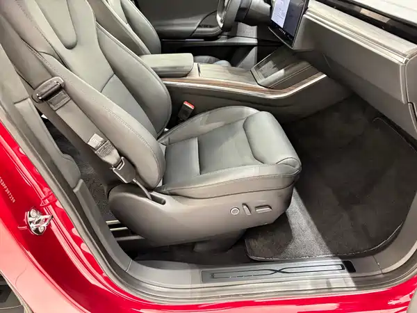 Tesla Model X 2023