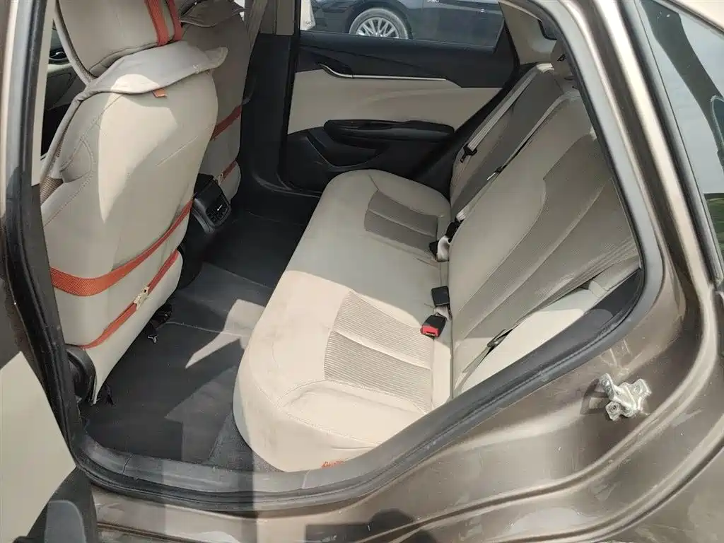 Buick Excelle 2015 — фото 15