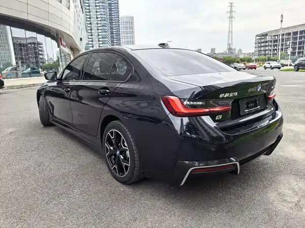 BMW i3 2024