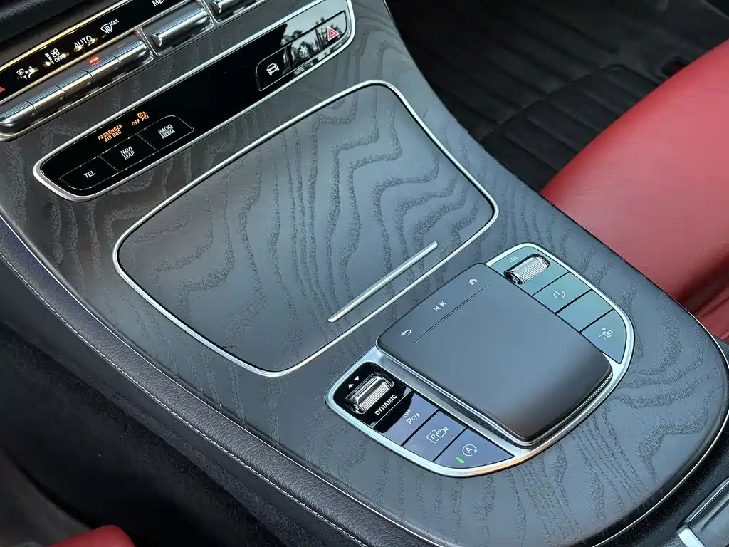 Mercedes-Benz E-Class 2022 — фото 13